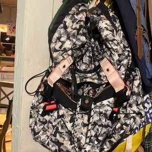 Lululemon Yogini Rucksack - RARE unfindable color - Like New